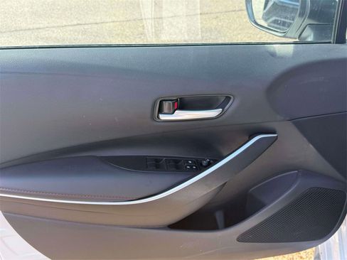 Used 2025 Toyota Corolla SE image 15