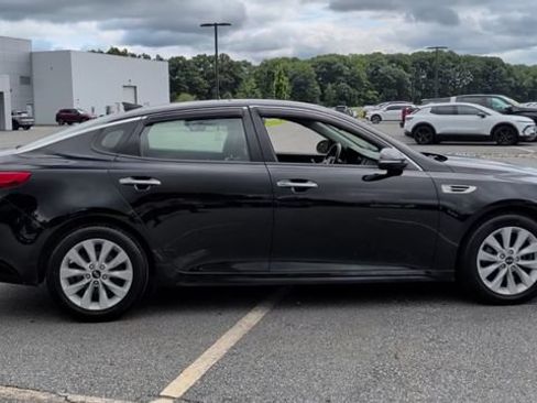 Used 2018 Kia Optima EX w/ Technology Package FWD image 9