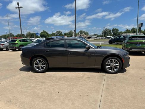 Used 2021 Dodge Charger SXT w/ Driver Convenience Group AWD/4WD image 4