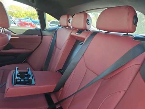 Used 2025 BMW i4 eDrive40 image 12