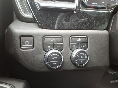 Used 2023 GMC Sierra 1500 Elevation w/ Preferred Package AWD/4WD image 18