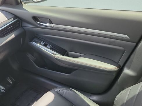 Used 2024 Nissan Altima 2.5 SR w/ SR Premium Package FWD image 15