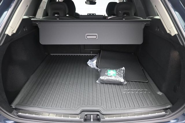 New 2027 Volvo XC60 B5 Plus AWD/4WD image 28