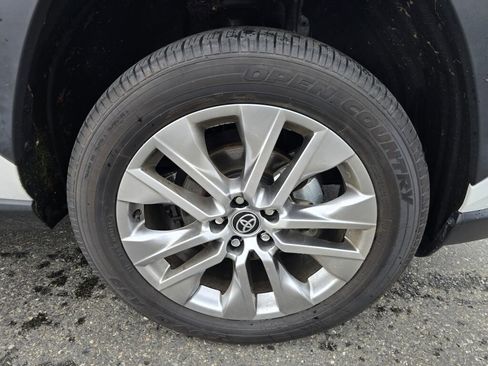 Used 2023 Toyota RAV4 Limited image 9