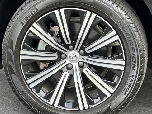 Certified 2025 Volvo XC90 B6 Plus AWD/4WD image 35