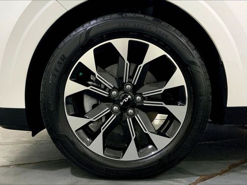 Certified 2023 Kia Carnival EX FWD image 8
