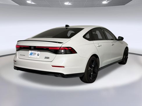 Used 2024 Honda Accord Sport image 9