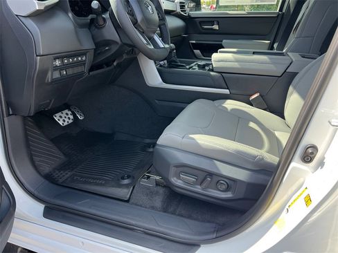 Used 2026 Toyota Tundra Limited image 9