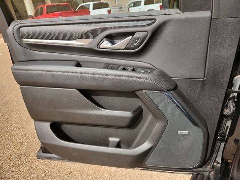 Used 2023 GMC Yukon Denali w/ Denali Reserve Package image 11