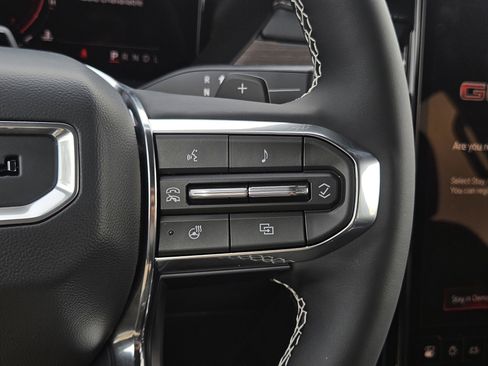 New 2026 GMC Acadia Denali image 14