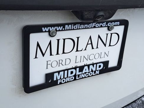 Certified 2022 Ford Explorer XLT w/ Equipment Group 202A image 8