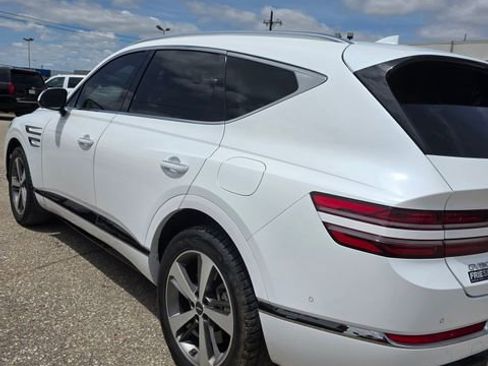 Used 2022 Genesis GV80 2.5T w/ Prestige Package 04 AWD/4WD image 7
