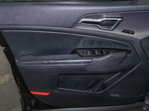 Used 2023 Kia Sportage SX image 11