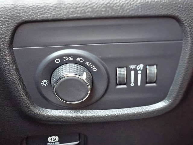 Used 2025 Jeep Grand Cherokee Altitude AWD/4WD image 21