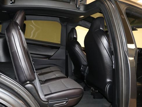 Used 2018 Tesla Model X 75D image 27