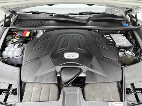 Used 2021 Porsche Cayenne image 9