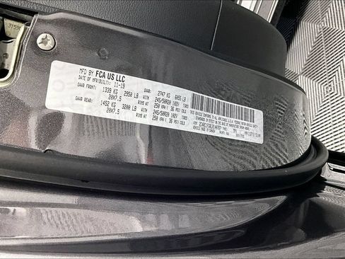Used 2020 Chrysler Pacifica Touring w/ S Appearance Package FWD image 33