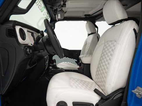 Used 2021 Jeep Gladiator Sport image 25