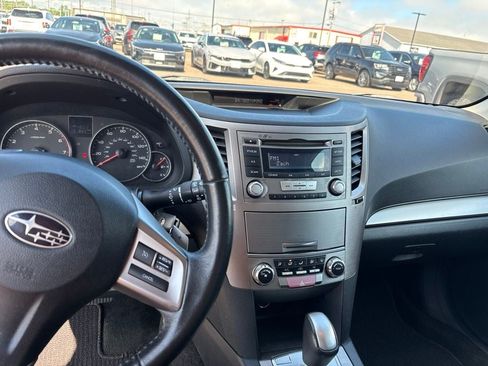 Used 2013 Subaru Outback 2.5i Premium AWD/4WD image 14