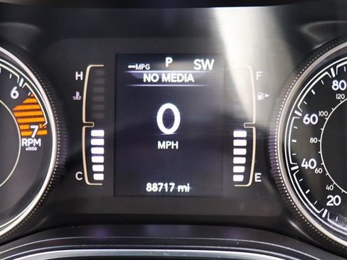 Used 2019 Jeep Cherokee Latitude w/ Popular Appearance Group FWD image 42