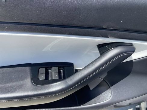 Used 2019 Tesla Model 3 Mid Range RWD image 24