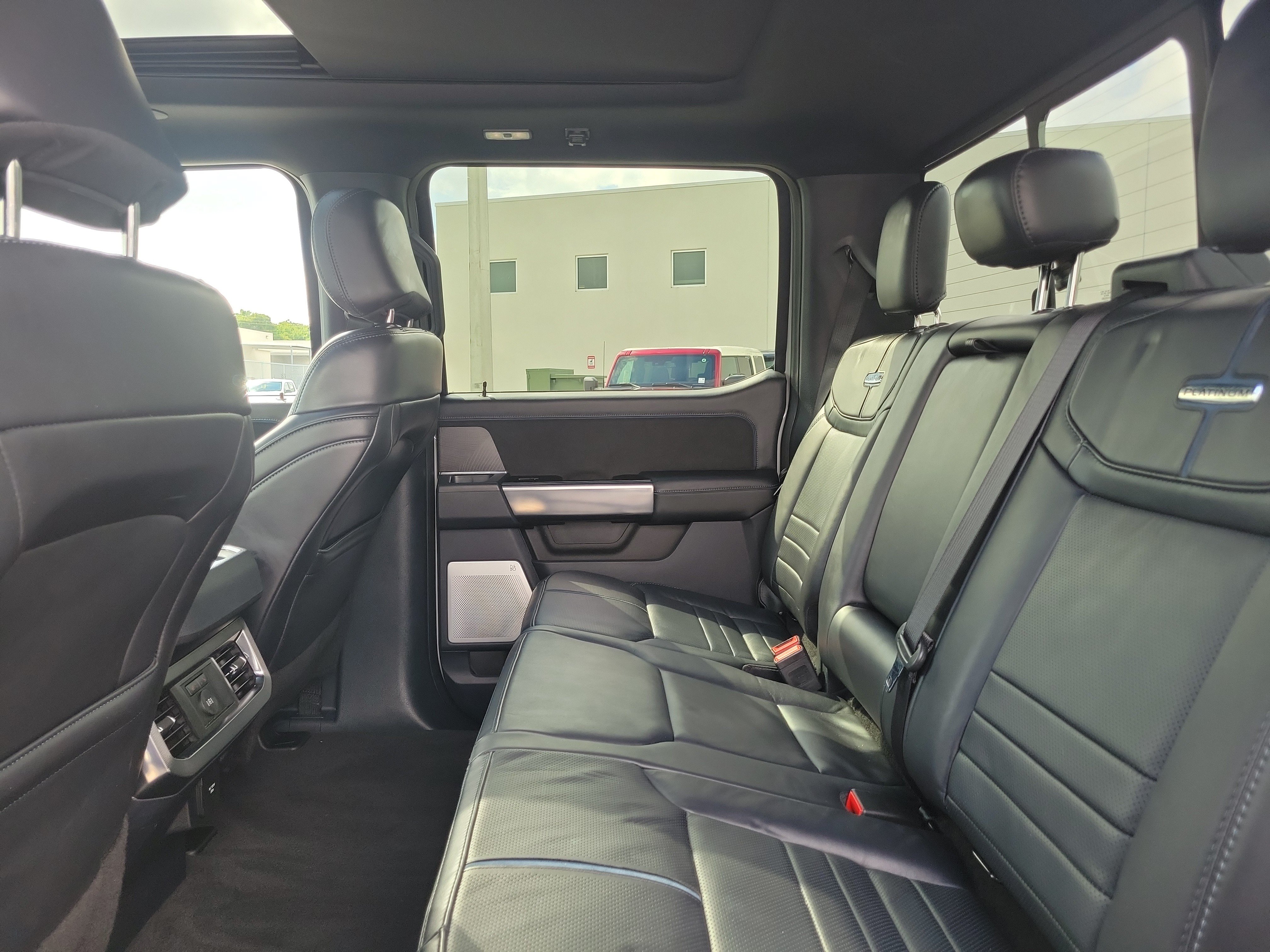 Used 2025 Ford F250 Platinum w/ FX4 Off-Road Package AWD/4WD image 18