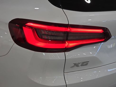 Used 2021 BMW X5 sDrive40i w/ Premium Package image 29