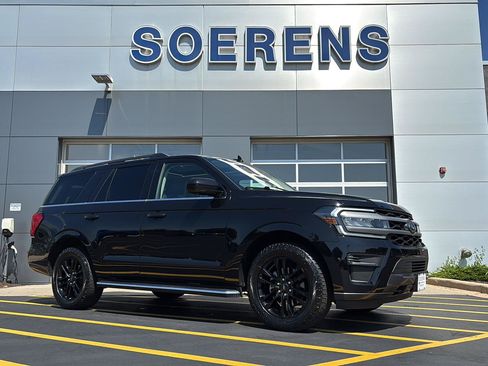 Used 2023 Ford Expedition XLT AWD/4WD image 1