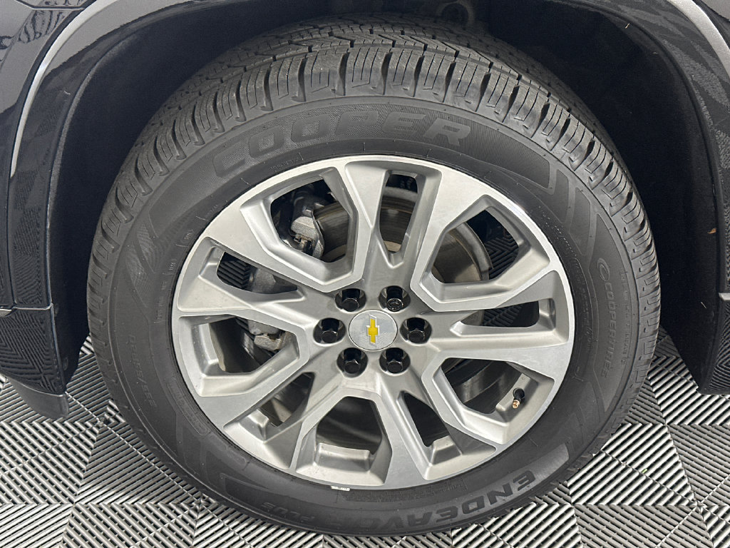 Used 2020 Chevrolet Traverse Premier w/ LPO, 'HIT The Road' Package FWD image 11