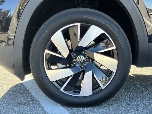 Certified 2024 Volkswagen Atlas Cross Sport SE image 10