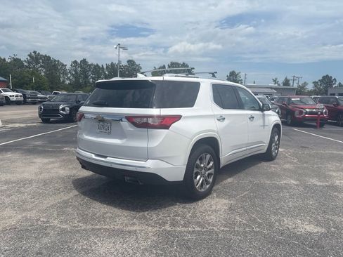 Used 2019 Chevrolet Traverse Premier w/ Driver Confidence II Package FWD image 4