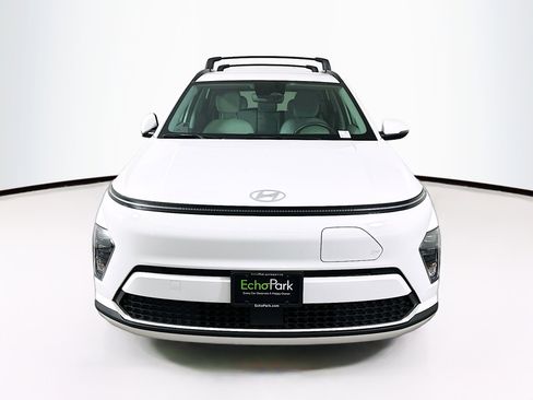 Used 2024 Hyundai Kona SEL FWD image 2