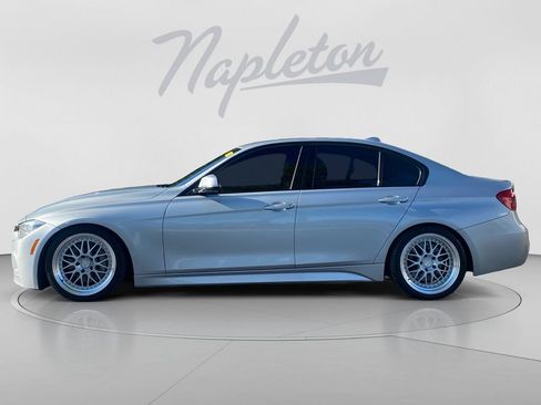 Used 2018 BMW 330i Sedan w/ M Sport Package RWD image 2