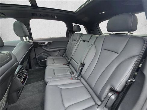 Certified 2025 Audi Q7 3.0T Premium Plus w/ Premium Plus Package AWD/4WD image 16