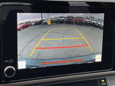 Used 2025 Toyota Camry LE image 17