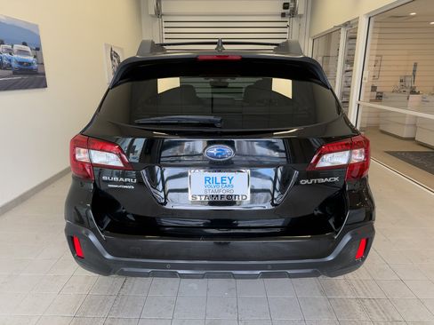 Used 2018 Subaru Outback 2.5i Limited image 3