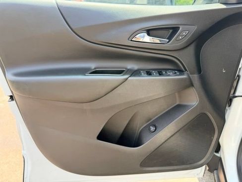 Used 2020 Chevrolet Equinox LT w/ Driver Convenience Package FWD image 19