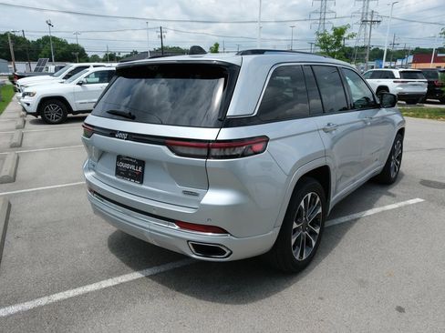 Used 2023 Jeep Grand Cherokee Overland w/ Advanced Protech Group III AWD/4WD image 7
