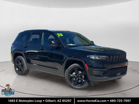 Used 2023 Jeep Grand Cherokee Altitude AWD/4WD image 1