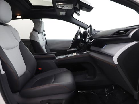 Used 2024 Toyota Sienna XSE image 13