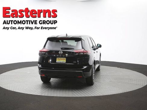 Used 2024 Nissan Rogue S AWD/4WD image 39