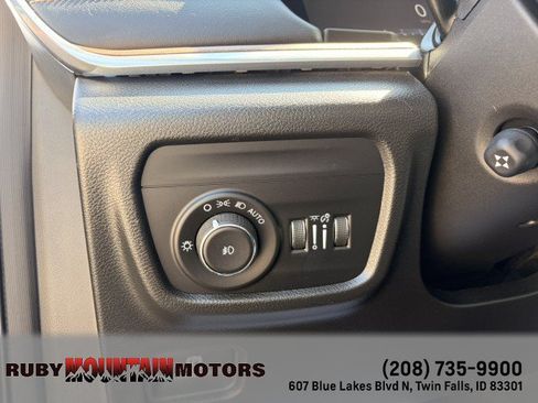 Used 2023 Jeep Grand Cherokee Summit w/ Adv Protech Group IV AWD/4WD image 20