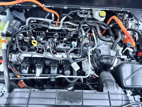 Used 2025 Ford Maverick XLT FWD image 12