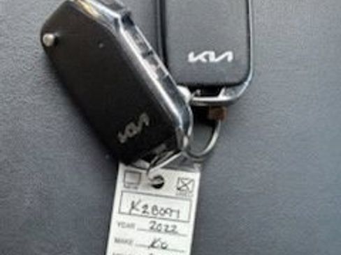 Used 2022 Kia Sorento LX FWD image 18