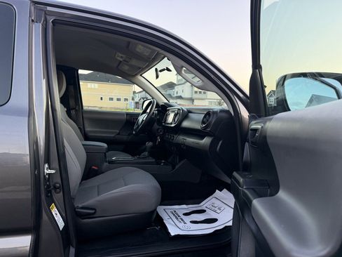 Used 2016 Toyota Tacoma SR RWD image 14