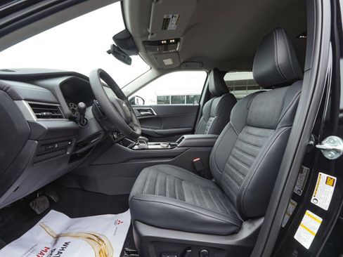 New 2026 Mitsubishi Outlander SE image 33