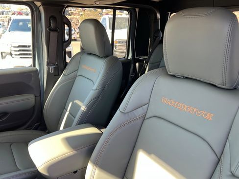 New 2026 Jeep Gladiator Mojave image 15