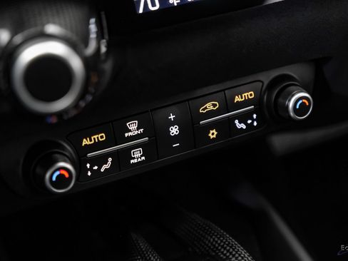 Used 2019 Ferrari 812 Superfast RWD image 78