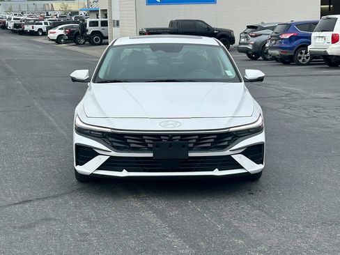 Used 2024 Hyundai Elantra Limited FWD image 10