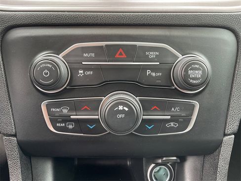 Used 2023 Dodge Charger SXT w/ Blacktop Package image 11